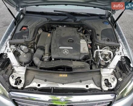 Серый Мерседес Е-Класс, объемом двигателя 2 л и пробегом 133 тыс. км за 6000 $, фото 10 на Automoto.ua