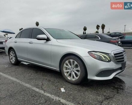 Серый Мерседес Е-Класс, объемом двигателя 2 л и пробегом 133 тыс. км за 6000 $, фото 4 на Automoto.ua