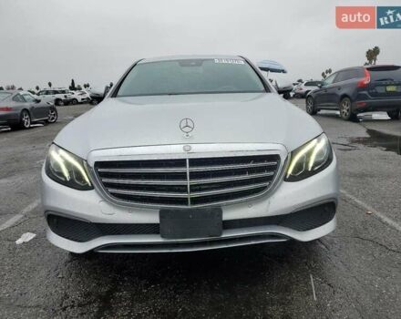 Серый Мерседес Е-Класс, объемом двигателя 2 л и пробегом 133 тыс. км за 6000 $, фото 5 на Automoto.ua