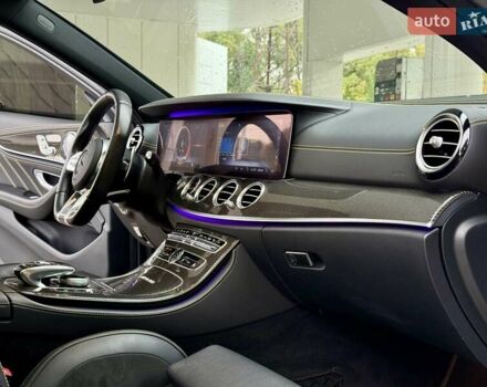 Сірий Мерседес Е-Клас, об'ємом двигуна 3.98 л та пробігом 17 тис. км за 96500 $, фото 39 на Automoto.ua