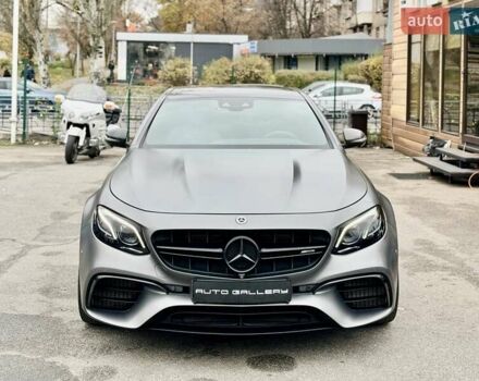 Серый Мерседес Е-Класс, объемом двигателя 3.98 л и пробегом 64 тыс. км за 89500 $, фото 3 на Automoto.ua