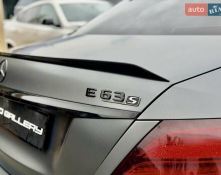 Серый Мерседес Е-Класс, объемом двигателя 3.98 л и пробегом 64 тыс. км за 89500 $, фото 18 на Automoto.ua