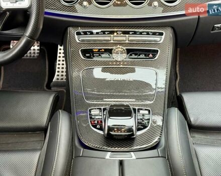 Сірий Мерседес Е-Клас, об'ємом двигуна 3.98 л та пробігом 17 тис. км за 96500 $, фото 36 на Automoto.ua