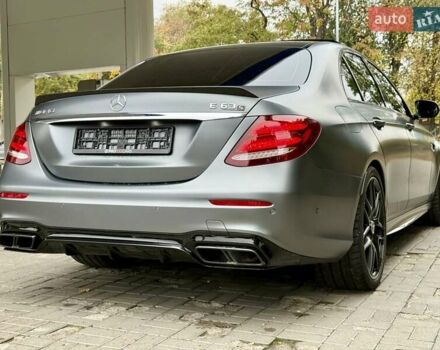 Сірий Мерседес Е-Клас, об'ємом двигуна 3.98 л та пробігом 17 тис. км за 96500 $, фото 14 на Automoto.ua