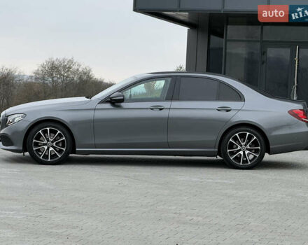 Сірий Мерседес Е-Клас, об'ємом двигуна 2 л та пробігом 225 тис. км за 29500 $, фото 5 на Automoto.ua