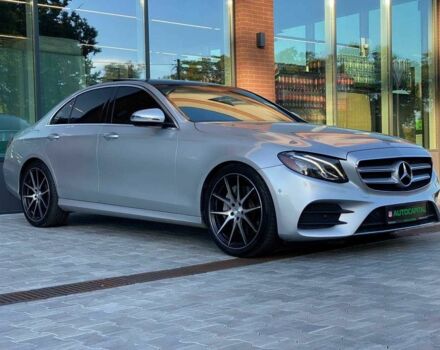 Серый Мерседес Е-Класс, объемом двигателя 2 л и пробегом 94 тыс. км за 30990 $, фото 2 на Automoto.ua