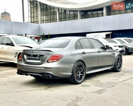 Серый Мерседес Е-Класс, объемом двигателя 3.98 л и пробегом 64 тыс. км за 89500 $, фото 14 на Automoto.ua