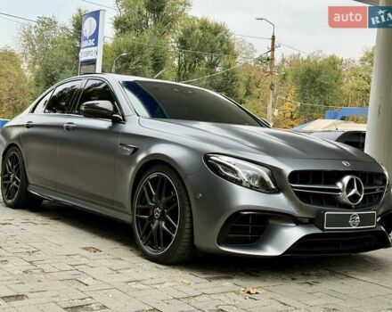 Сірий Мерседес Е-Клас, об'ємом двигуна 3.98 л та пробігом 17 тис. км за 96500 $, фото 10 на Automoto.ua