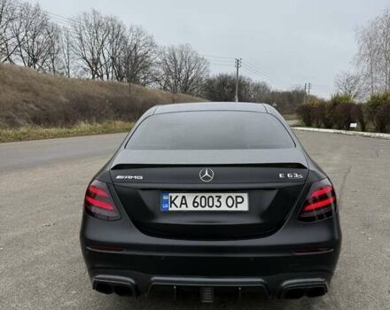 Сірий Мерседес Е-Клас, об'ємом двигуна 3.98 л та пробігом 97 тис. км за 79500 $, фото 4 на Automoto.ua