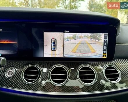 Сірий Мерседес Е-Клас, об'ємом двигуна 3.98 л та пробігом 17 тис. км за 96500 $, фото 43 на Automoto.ua