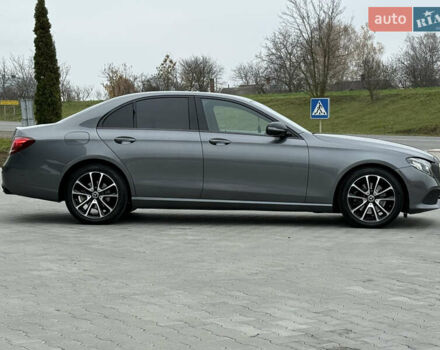 Сірий Мерседес Е-Клас, об'ємом двигуна 2 л та пробігом 225 тис. км за 29500 $, фото 4 на Automoto.ua
