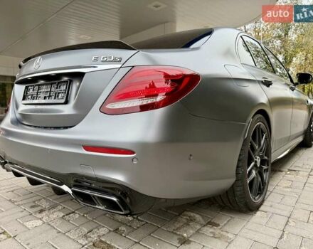 Сірий Мерседес Е-Клас, об'ємом двигуна 3.98 л та пробігом 17 тис. км за 96500 $, фото 13 на Automoto.ua