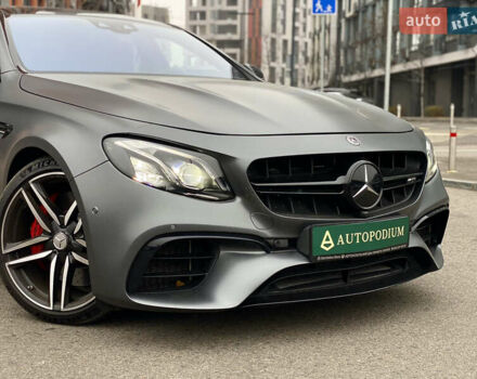 Серый Мерседес Е-Класс, объемом двигателя 3.98 л и пробегом 55 тыс. км за 72990 $, фото 1 на Automoto.ua