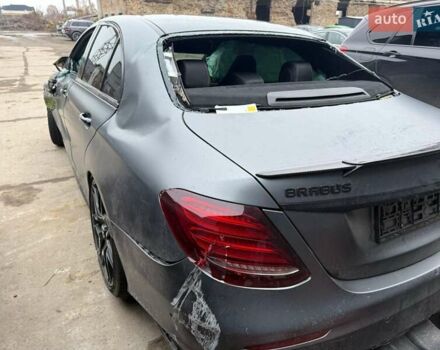 Сірий Мерседес Е-Клас, об'ємом двигуна 3.98 л та пробігом 90 тис. км за 32900 $, фото 5 на Automoto.ua