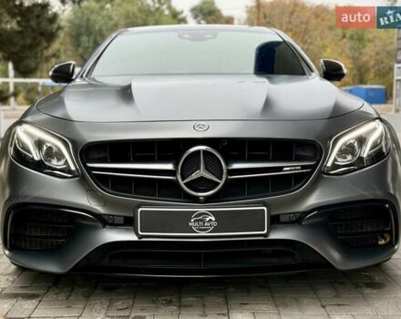 Сірий Мерседес Е-Клас, об'ємом двигуна 3.98 л та пробігом 17 тис. км за 96500 $, фото 8 на Automoto.ua