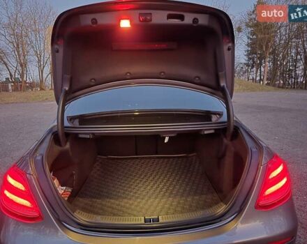 Серый Мерседес Е-Класс, объемом двигателя 0 л и пробегом 244 тыс. км за 31900 $, фото 32 на Automoto.ua