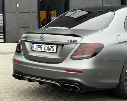 Сірий Мерседес Е-Клас, об'ємом двигуна 3.98 л та пробігом 76 тис. км за 74000 $, фото 5 на Automoto.ua