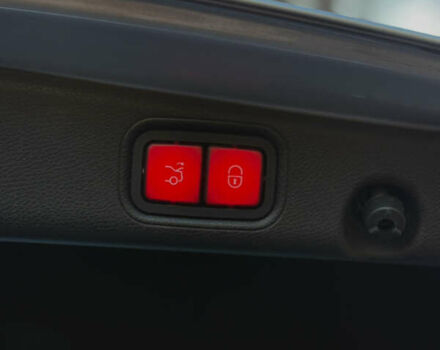 Сірий Мерседес Е-Клас, об'ємом двигуна 1.99 л та пробігом 109 тис. км за 28500 $, фото 39 на Automoto.ua