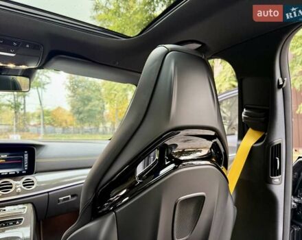 Сірий Мерседес Е-Клас, об'ємом двигуна 3.98 л та пробігом 17 тис. км за 96500 $, фото 31 на Automoto.ua