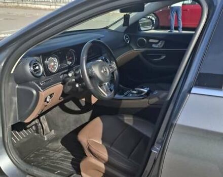 Сірий Мерседес Е-Клас, об'ємом двигуна 1.95 л та пробігом 127 тис. км за 29500 $, фото 4 на Automoto.ua