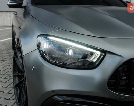 Серый Мерседес Е-Класс, объемом двигателя 4 л и пробегом 42 тыс. км за 89000 $, фото 3 на Automoto.ua