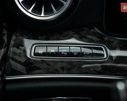 Серый Мерседес Е-Класс, объемом двигателя 4 л и пробегом 42 тыс. км за 89000 $, фото 32 на Automoto.ua