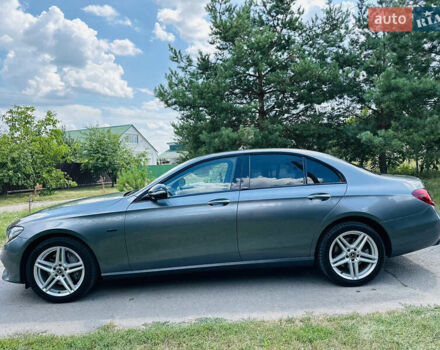 Сірий Мерседес Е-Клас, об'ємом двигуна 2 л та пробігом 150 тис. км за 34500 $, фото 3 на Automoto.ua