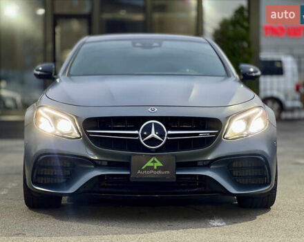 Серый Мерседес Е-Класс, объемом двигателя 4 л и пробегом 44 тыс. км за 78999 $, фото 5 на Automoto.ua