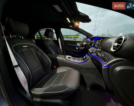 Серый Мерседес Е-Класс, объемом двигателя 4 л и пробегом 44 тыс. км за 78999 $, фото 31 на Automoto.ua