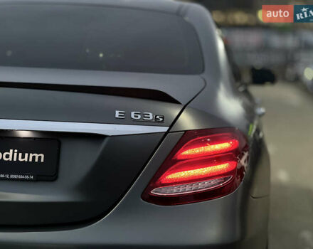 Серый Мерседес Е-Класс, объемом двигателя 4 л и пробегом 44 тыс. км за 78999 $, фото 26 на Automoto.ua