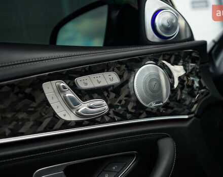 Серый Мерседес Е-Класс, объемом двигателя 4 л и пробегом 42 тыс. км за 89000 $, фото 26 на Automoto.ua