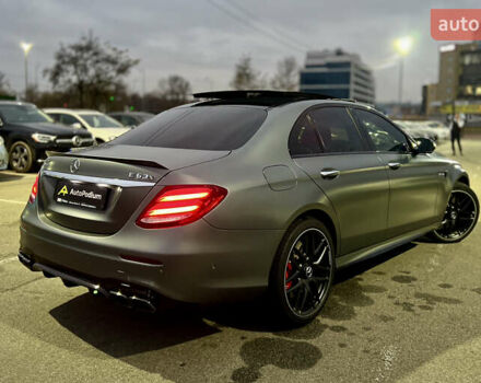Серый Мерседес Е-Класс, объемом двигателя 4 л и пробегом 44 тыс. км за 78999 $, фото 56 на Automoto.ua