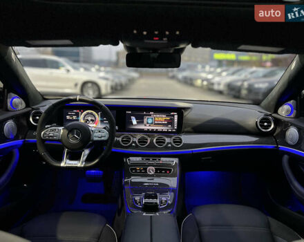 Серый Мерседес Е-Класс, объемом двигателя 4 л и пробегом 44 тыс. км за 78999 $, фото 33 на Automoto.ua