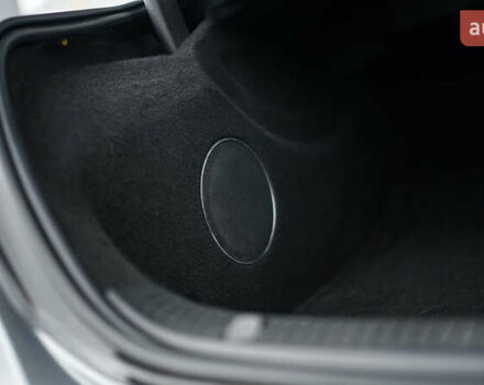 Серый Мерседес Е-Класс, объемом двигателя 4 л и пробегом 42 тыс. км за 89000 $, фото 14 на Automoto.ua