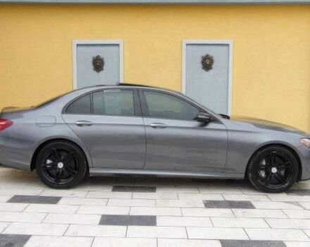 Серый Мерседес Е-Класс, объемом двигателя 0 л и пробегом 65 тыс. км за 19000 $, фото 7 на Automoto.ua