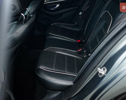 Серый Мерседес Е-Класс, объемом двигателя 4 л и пробегом 42 тыс. км за 89000 $, фото 22 на Automoto.ua