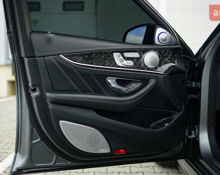 Серый Мерседес Е-Класс, объемом двигателя 4 л и пробегом 42 тыс. км за 89000 $, фото 25 на Automoto.ua