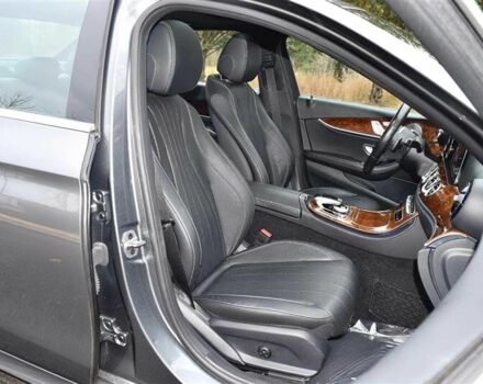 Серый Мерседес Е-Класс, объемом двигателя 2 л и пробегом 47 тыс. км за 17900 $, фото 6 на Automoto.ua