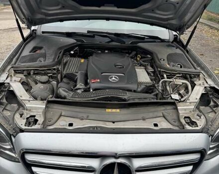 Сірий Мерседес Е-Клас, об'ємом двигуна 1.99 л та пробігом 123 тис. км за 39000 $, фото 1 на Automoto.ua
