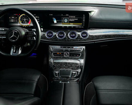 Серый Мерседес Е-Класс, объемом двигателя 4 л и пробегом 42 тыс. км за 89000 $, фото 41 на Automoto.ua