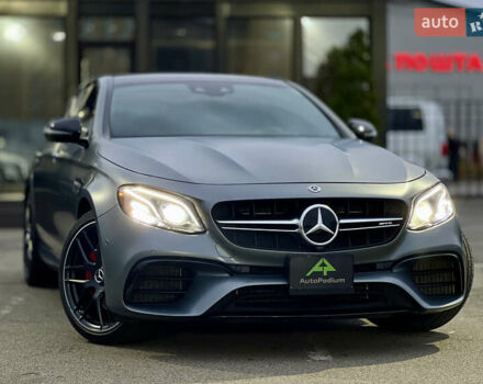 Серый Мерседес Е-Класс, объемом двигателя 4 л и пробегом 44 тыс. км за 78999 $, фото 1 на Automoto.ua