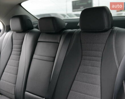 Серый Мерседес Е-Класс, объемом двигателя 1.95 л и пробегом 35 тыс. км за 49999 $, фото 29 на Automoto.ua