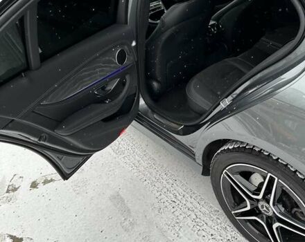 Сірий Мерседес Е-Клас, об'ємом двигуна 1.95 л та пробігом 68 тис. км за 54500 $, фото 3 на Automoto.ua