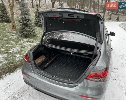 Сірий Мерседес Е-Клас, об'ємом двигуна 1.95 л та пробігом 68 тис. км за 54500 $, фото 2 на Automoto.ua