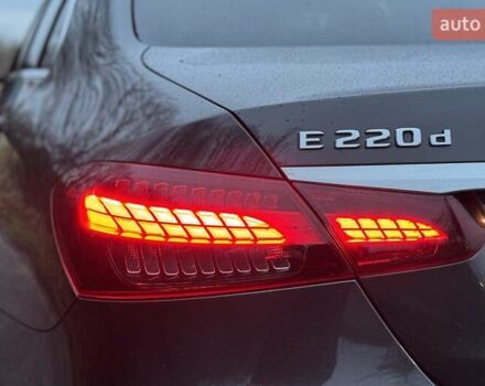 Сірий Мерседес Е-Клас, об'ємом двигуна 1.95 л та пробігом 146 тис. км за 45999 $, фото 10 на Automoto.ua