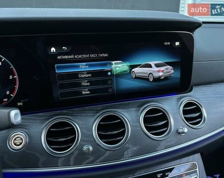 Серый Мерседес Е-Класс, объемом двигателя 1.95 л и пробегом 70 тыс. км за 49900 $, фото 66 на Automoto.ua