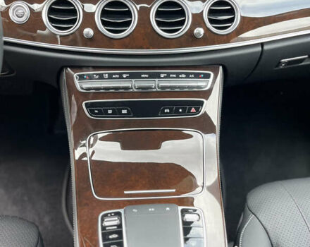 Серый Мерседес Е-Класс, объемом двигателя 1.99 л и пробегом 51 тыс. км за 55000 $, фото 15 на Automoto.ua