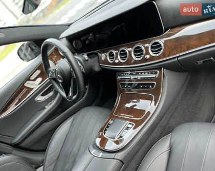 Серый Мерседес Е-Класс, объемом двигателя 1.99 л и пробегом 51 тыс. км за 55000 $, фото 9 на Automoto.ua