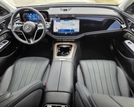 Серый Мерседес Е-Класс, объемом двигателя 2 л и пробегом 26 тыс. км за 33500 $, фото 5 на Automoto.ua