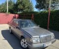 Сірий Мерседес Е-Клас, об'ємом двигуна 2.5 л та пробігом 300 тис. км за 1550 $, фото 1 на Automoto.ua